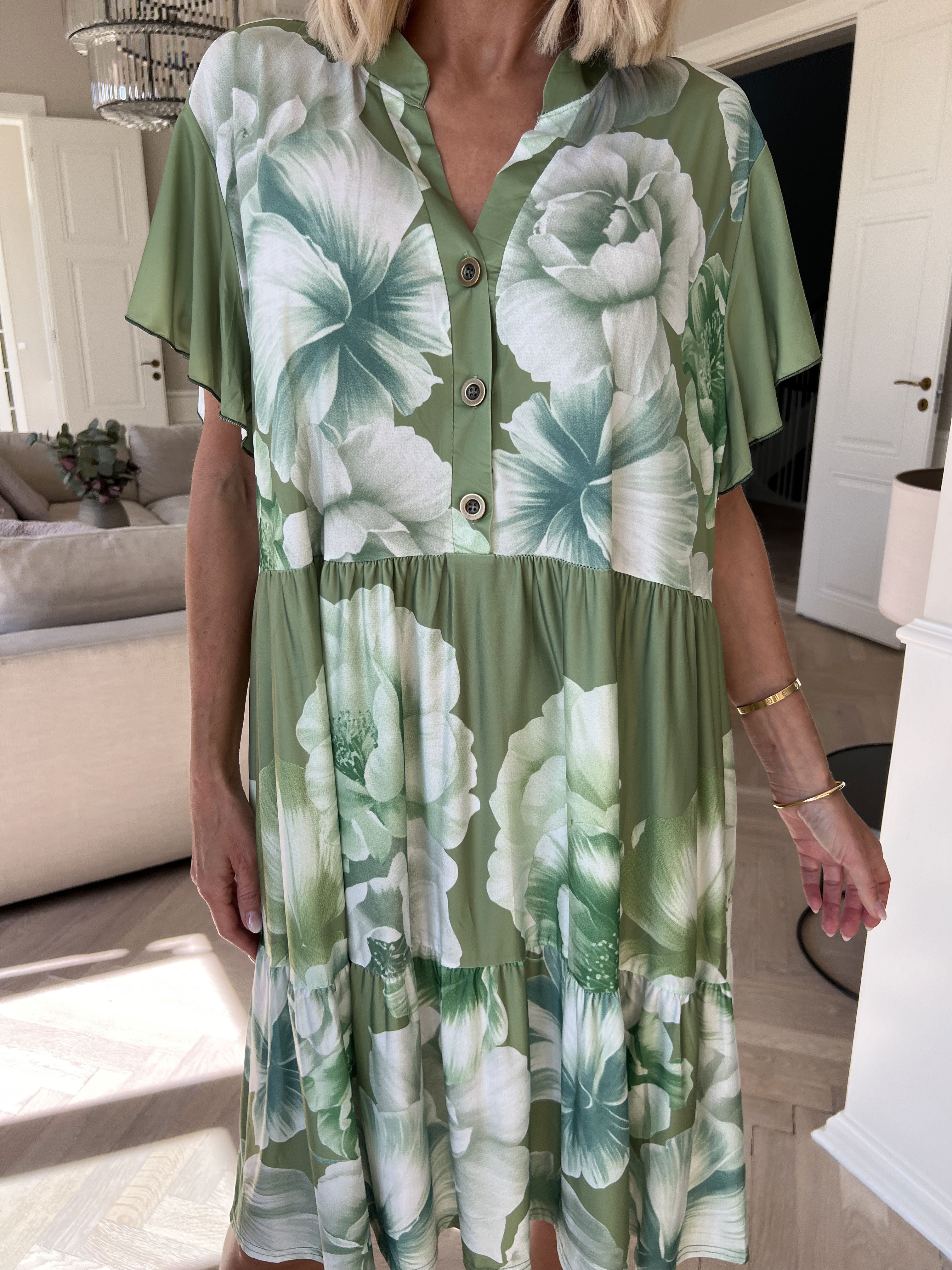 Milano Peony Midi S/S - Blommig klänning med lagerlook